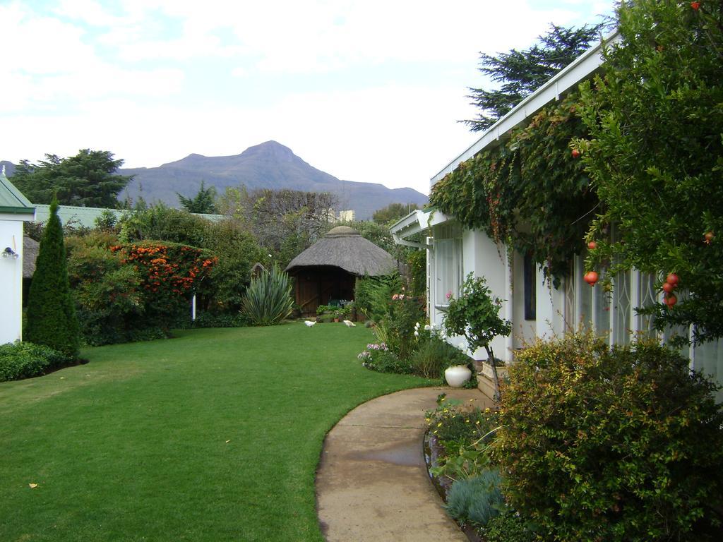 Rosewood Corner, Clarens Acomodação com café da manhã Exterior foto