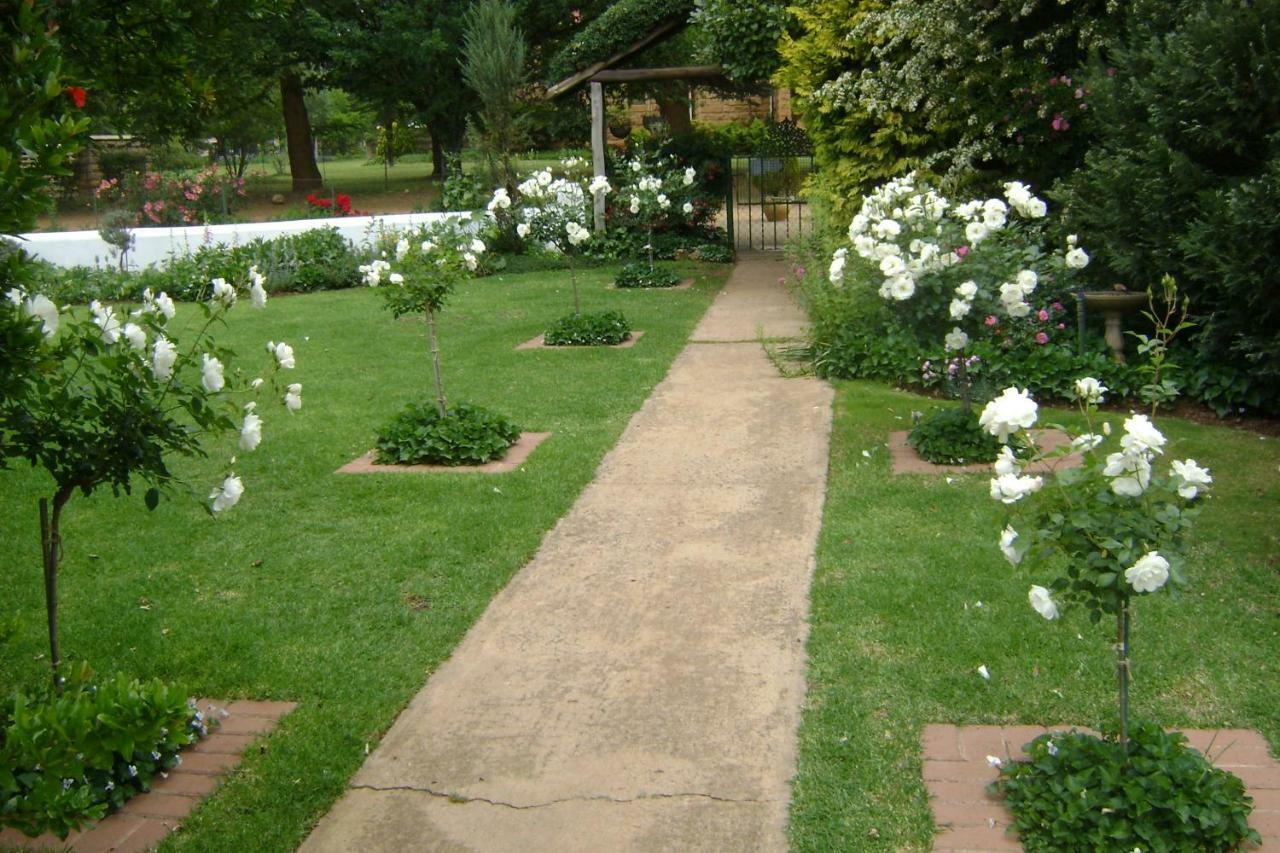 Rosewood Corner, Clarens Acomodação com café da manhã Exterior foto